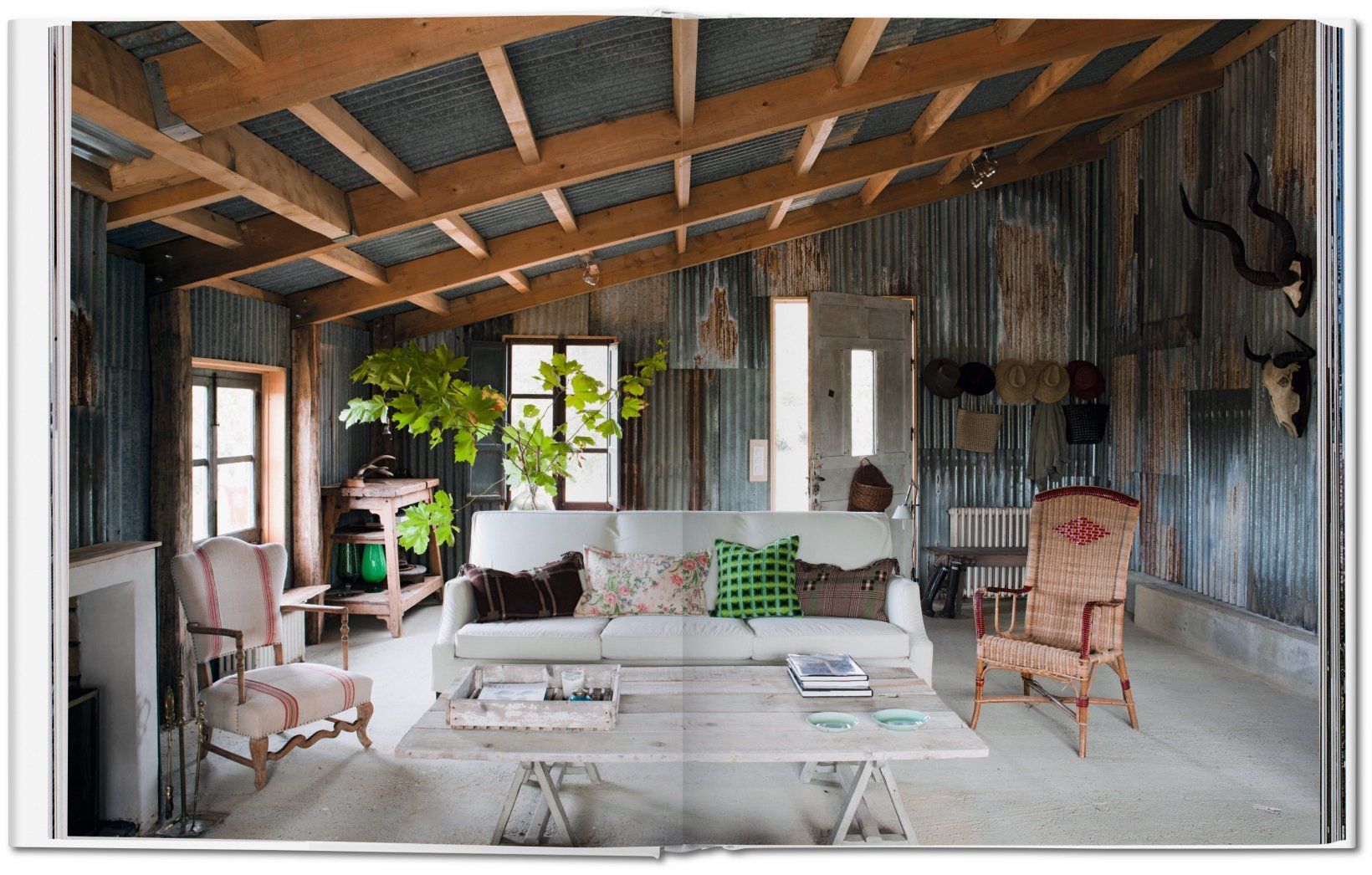 Taschen - Ju-25 100 Interiors around the world - Image 5