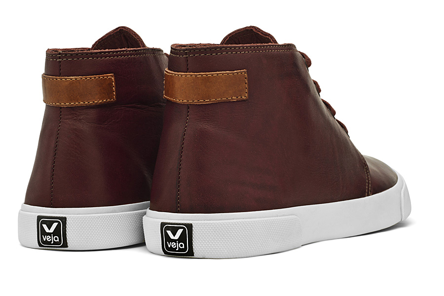 Veja Pacifico leather burgundy pierre