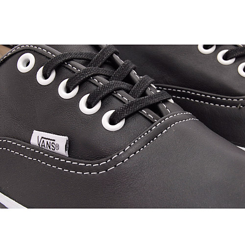VANS Authentic LX VAULT black