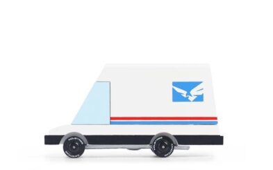 CANDYLAB – Futuristic Mail Van