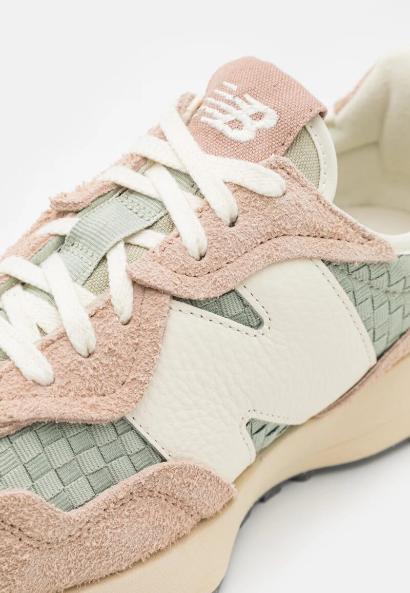 NEW BALANCE - 327 WOB Flat Taupe / Olivine - Image 4
